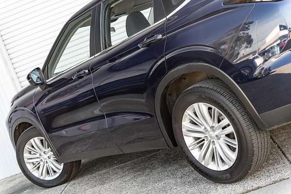 2023 Mitsubishi Outlander ES ZM
