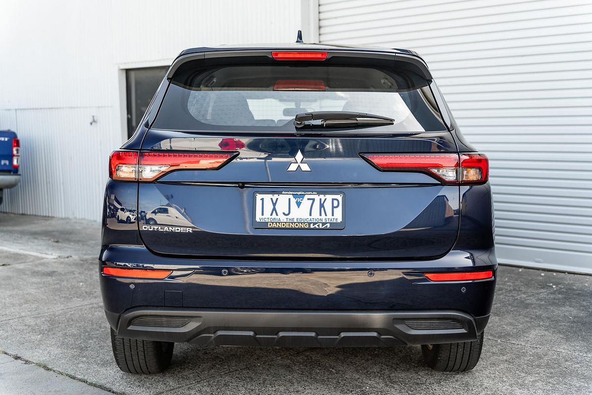 2023 Mitsubishi Outlander ES ZM