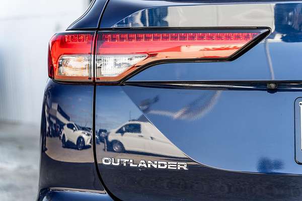 2023 Mitsubishi Outlander ES ZM