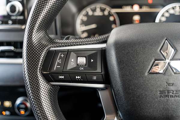 2023 Mitsubishi Outlander ES ZM