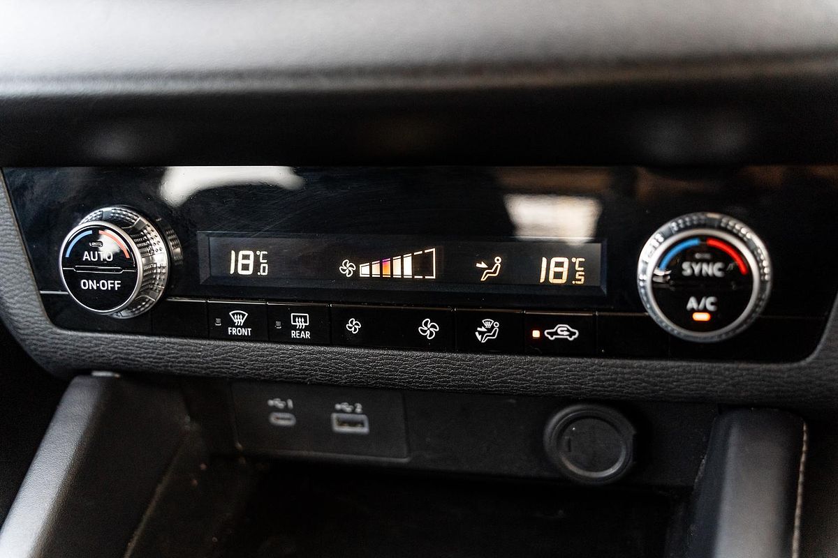 2023 Mitsubishi Outlander ES ZM
