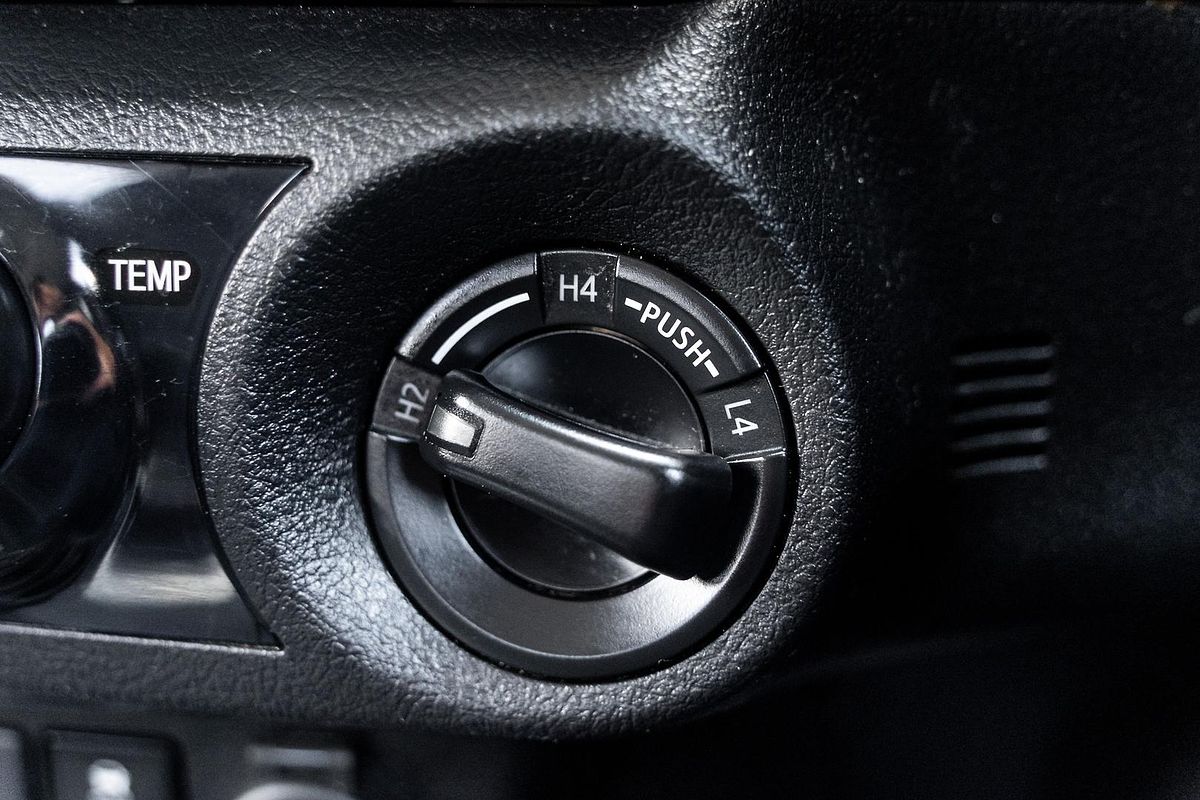 2020 Toyota Hilux SR5 GUN126R 4X4