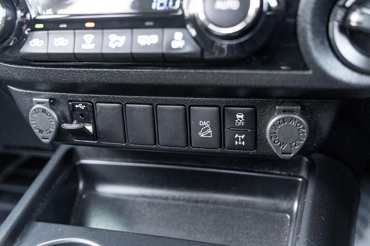 2020 Toyota Hilux SR5 GUN126R 4X4