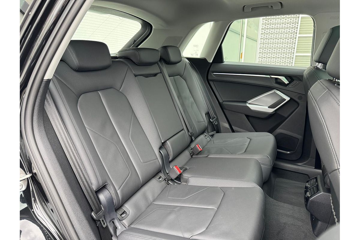2024 Audi Q3 35 TFSI F3