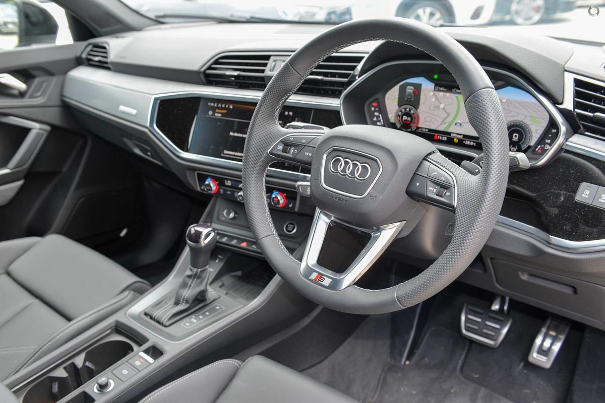 2024 Audi Q3 40 TFSI S Line F3
