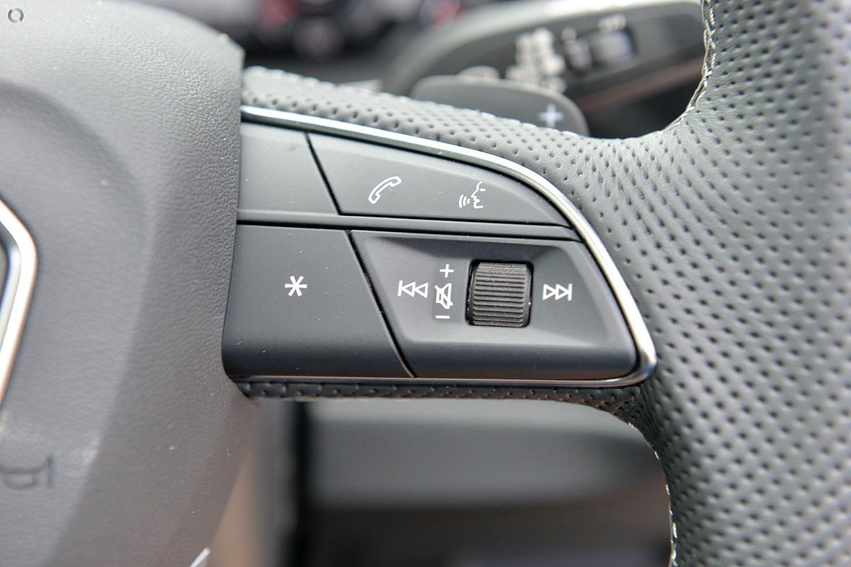 2024 Audi Q3 40 TFSI S Line F3