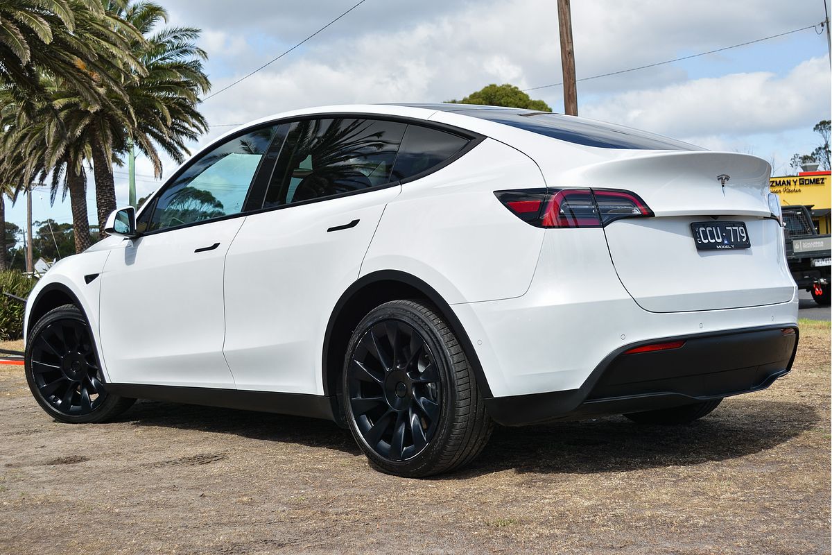 2022 Tesla Model Y Rear-Wheel Drive