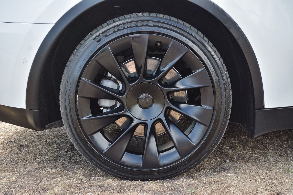 2022 Tesla Model Y Rear-Wheel Drive