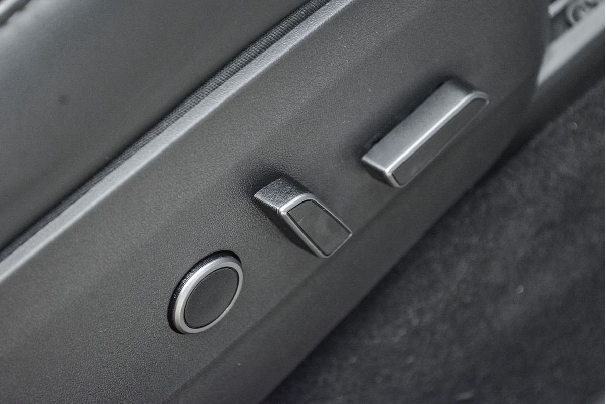 2022 Tesla Model Y Rear-Wheel Drive