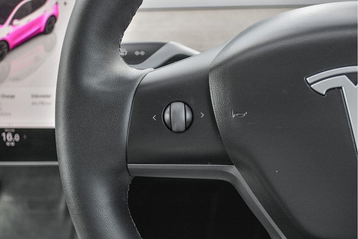 2022 Tesla Model Y Rear-Wheel Drive
