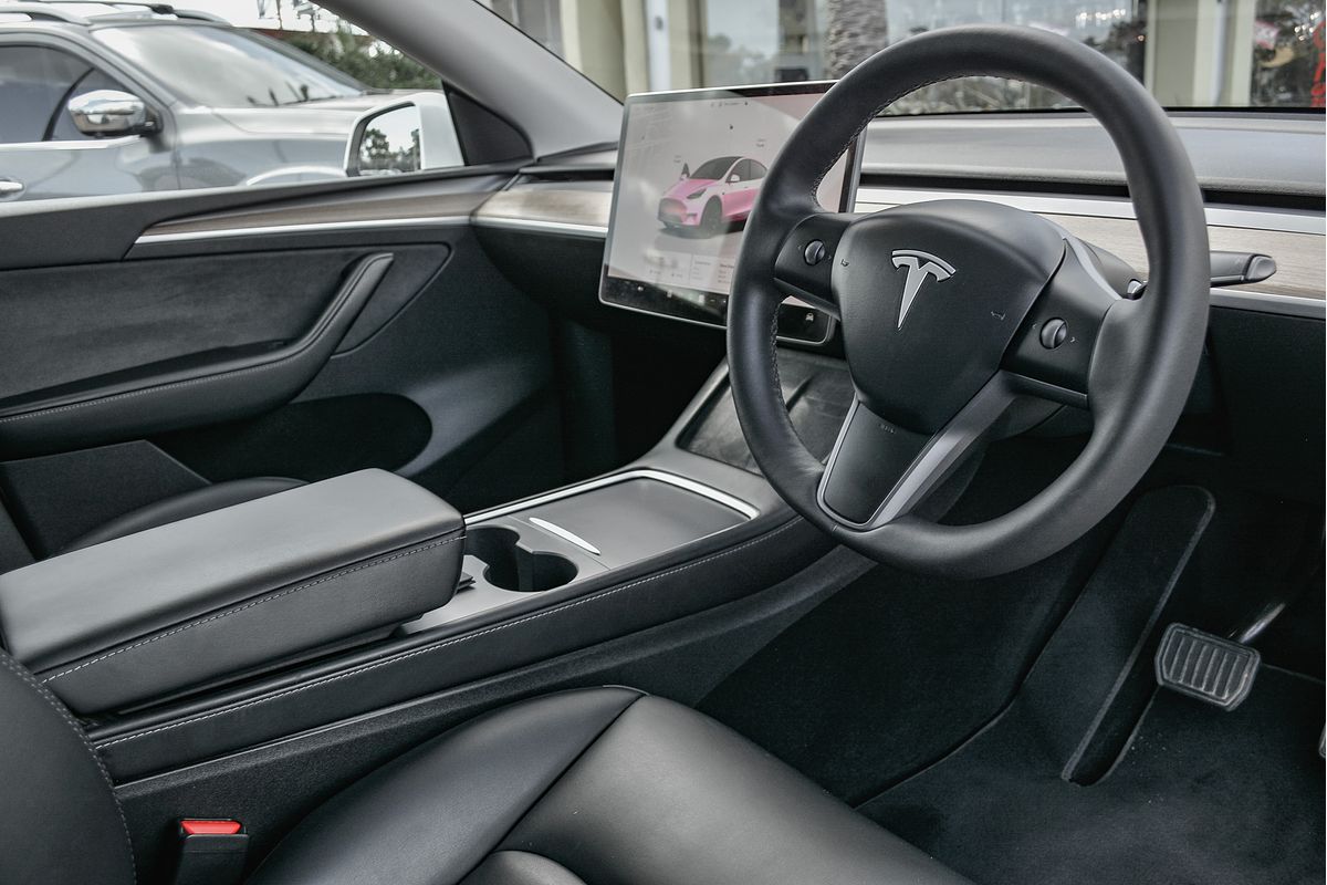 2022 Tesla Model Y Rear-Wheel Drive