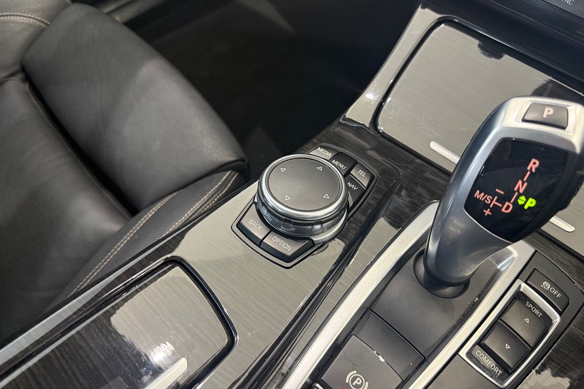 2016 BMW 5 Series 520d M Sport F10 LCI