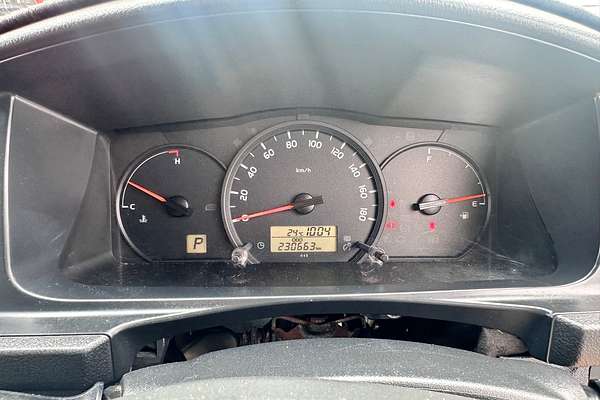2015 Toyota Hiace Commuter KDH223R