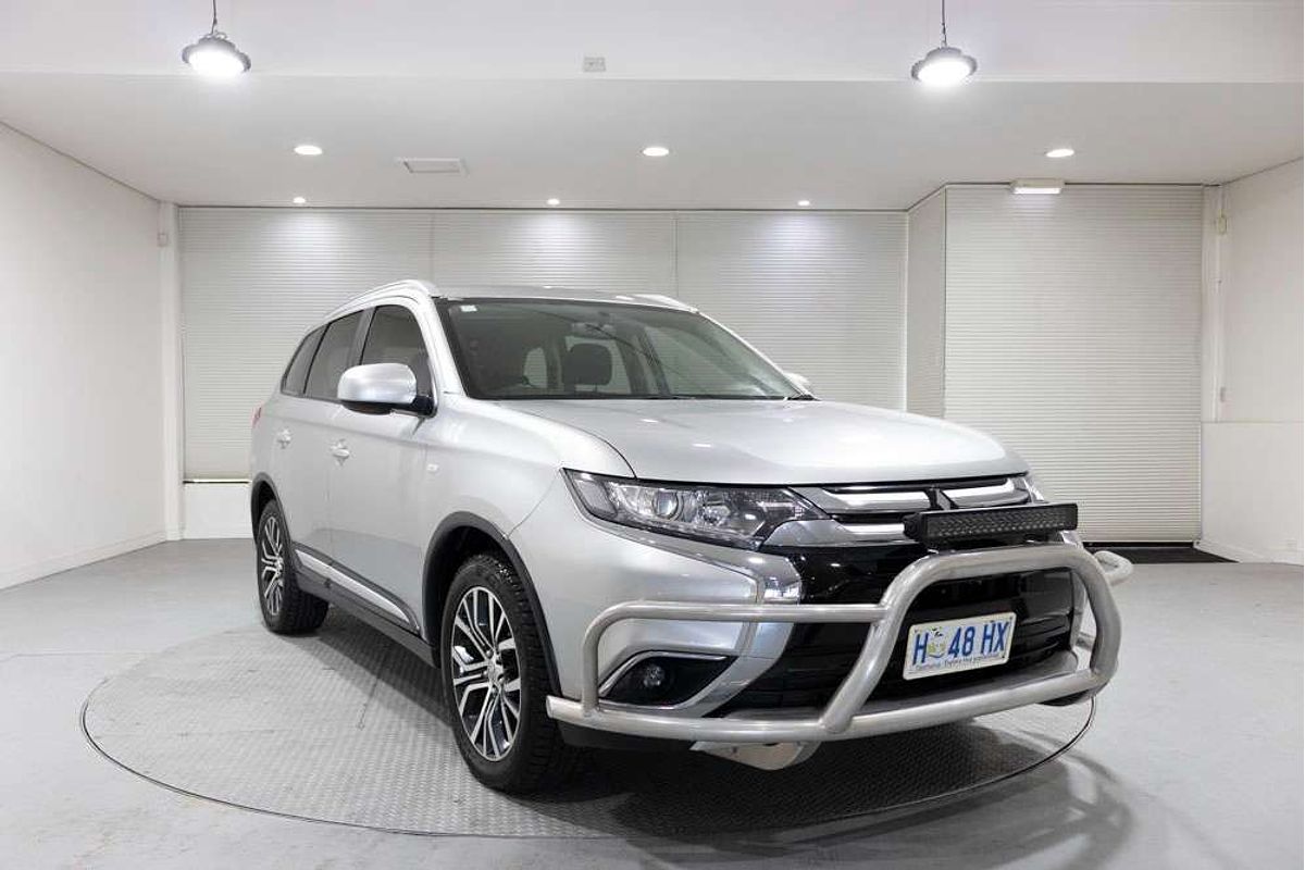 2018 Mitsubishi ZL Outlander ES 2.4L PET CVT 2WD 7S