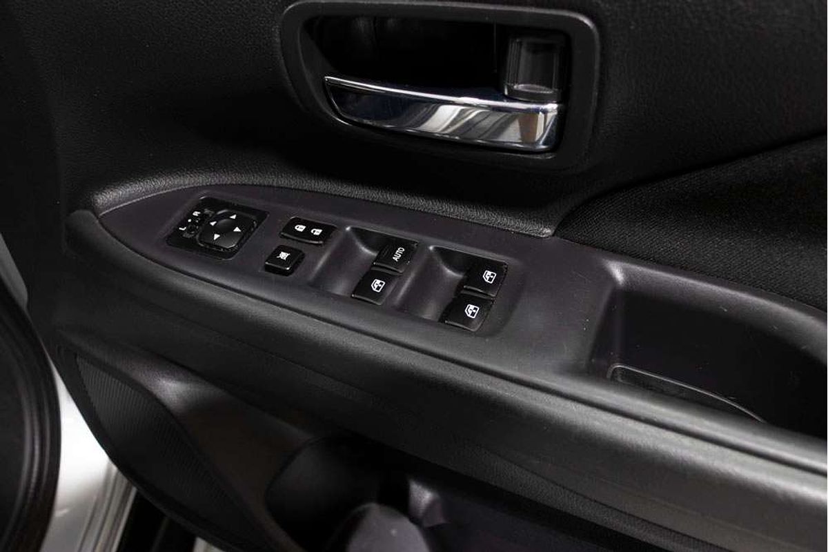 2018 Mitsubishi ZL Outlander ES 2.4L PET CVT 2WD 7S