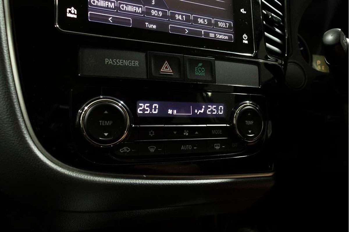 2018 Mitsubishi ZL Outlander ES 2.4L PET CVT 2WD 7S
