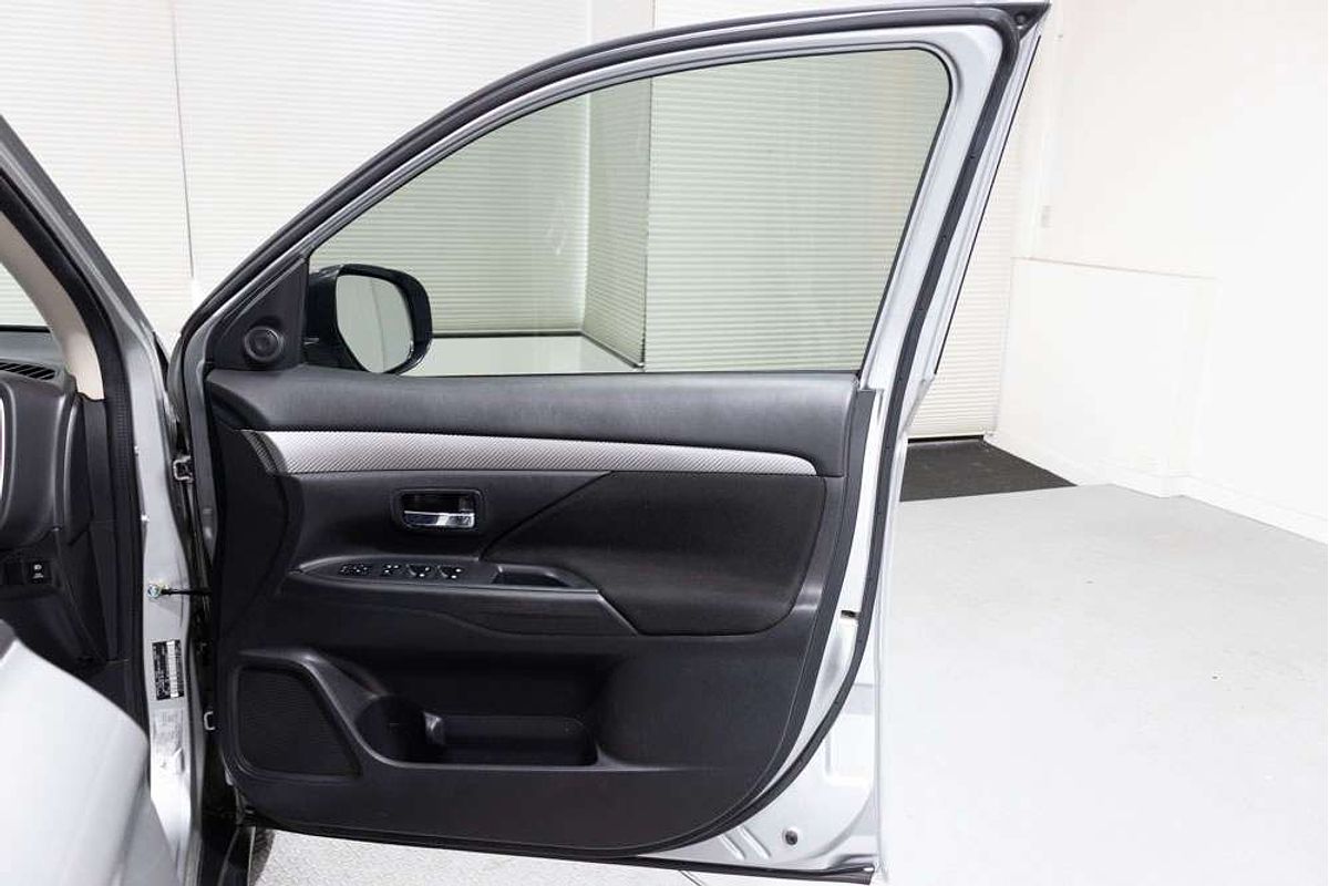 2018 Mitsubishi ZL Outlander ES 2.4L PET CVT 2WD 7S