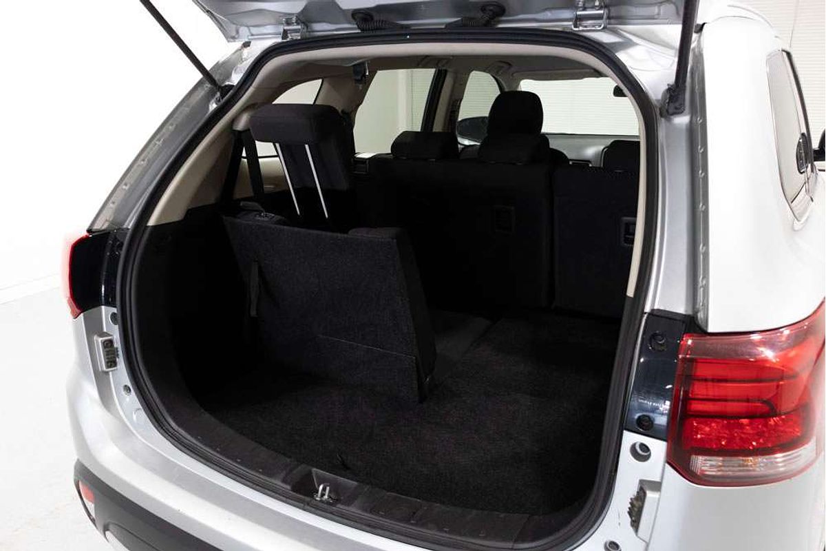 2018 Mitsubishi ZL Outlander ES 2.4L PET CVT 2WD 7S