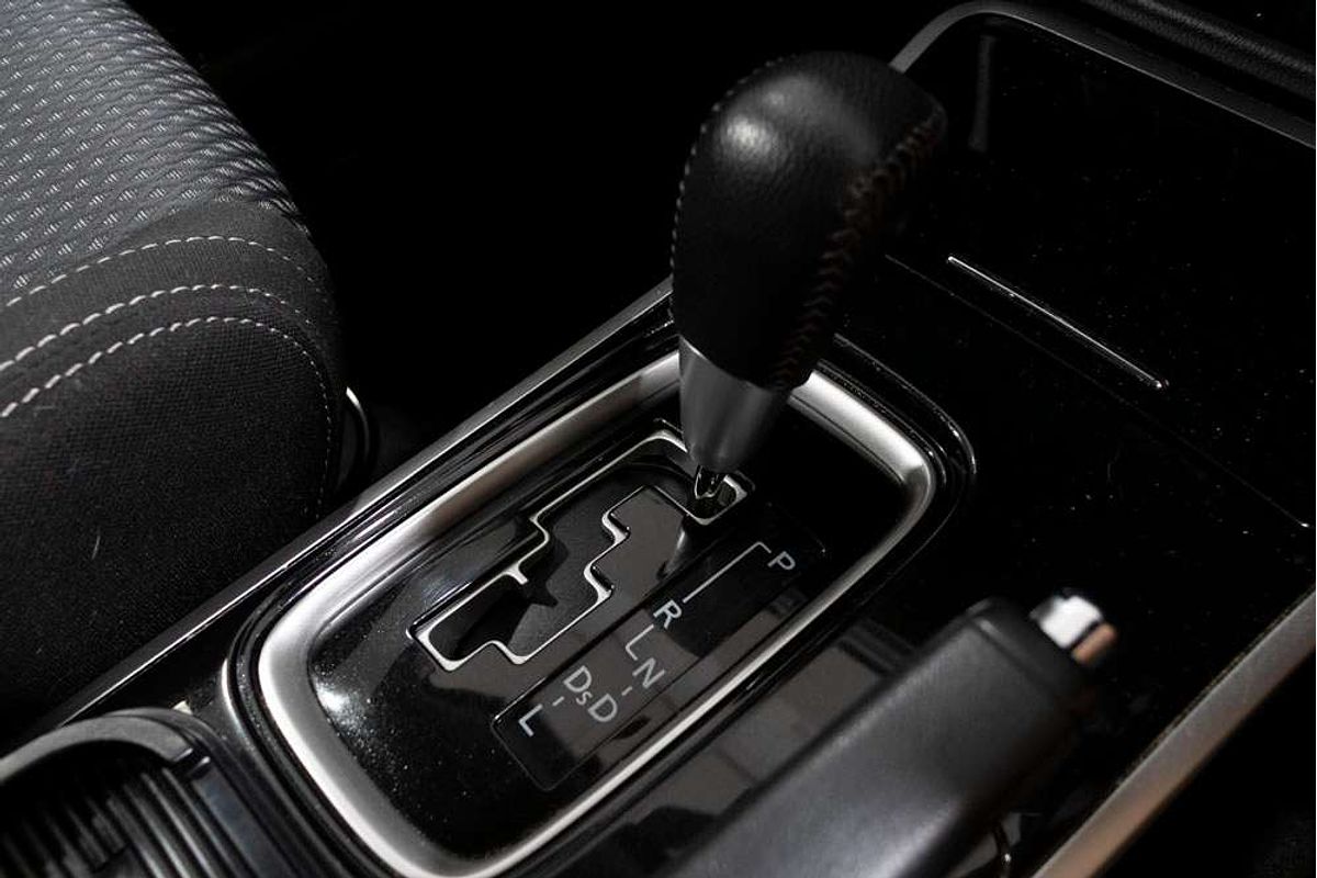 2018 Mitsubishi ZL Outlander ES 2.4L PET CVT 2WD 7S