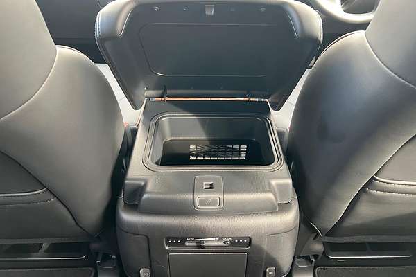 2024 Nissan Patrol Ti Y62