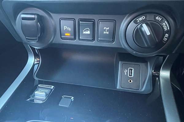 2024 Nissan Navara ST-X D23 4X4