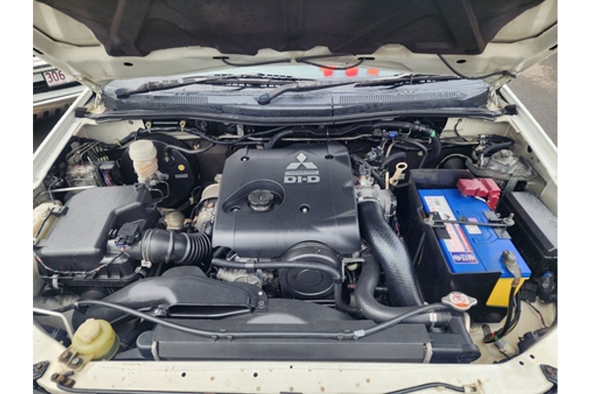 2012 Mitsubishi Triton GLX MN 4X4
