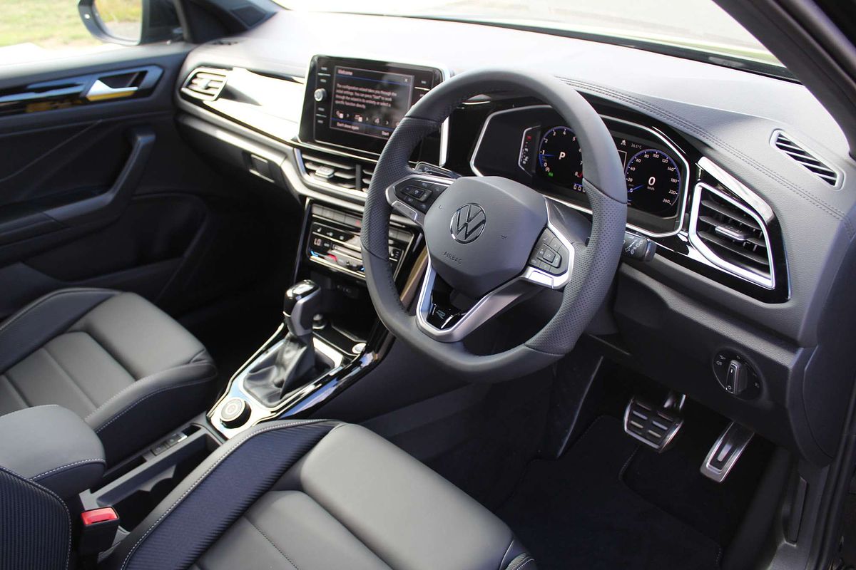 2025 Volkswagen T-Roc 140TSI R-Line D11
