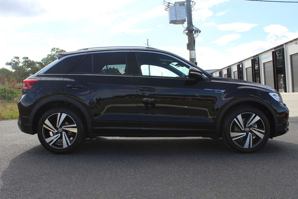 2025 Volkswagen T-Roc 140TSI R-Line D11