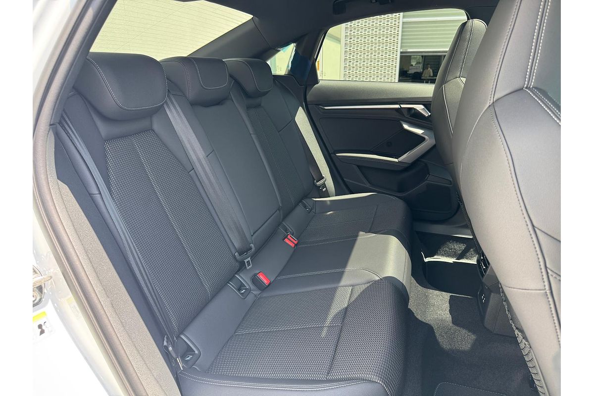 2024 Audi A3 35 TFSI S line GY