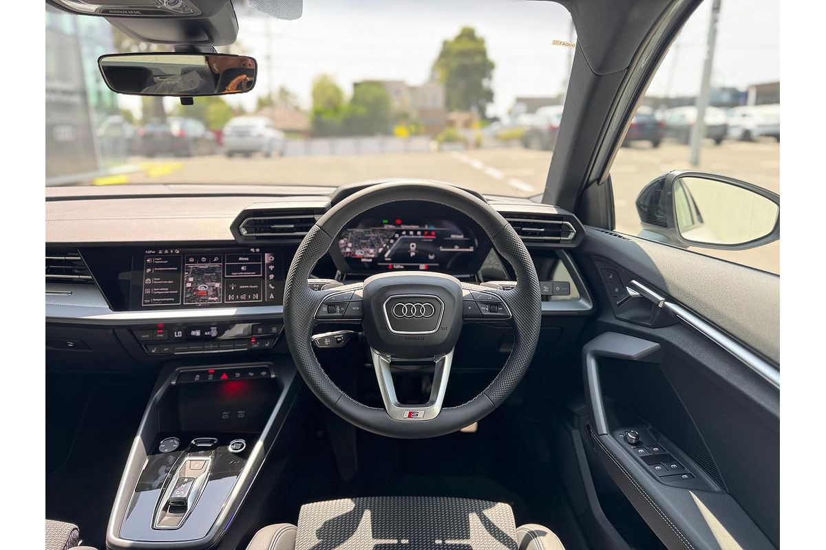 2024 Audi A3 35 TFSI S line GY