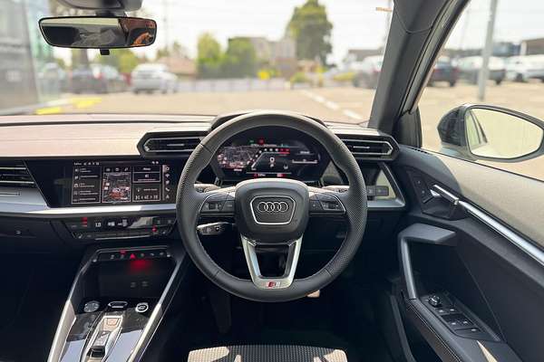 2024 Audi A3 35 TFSI S line GY