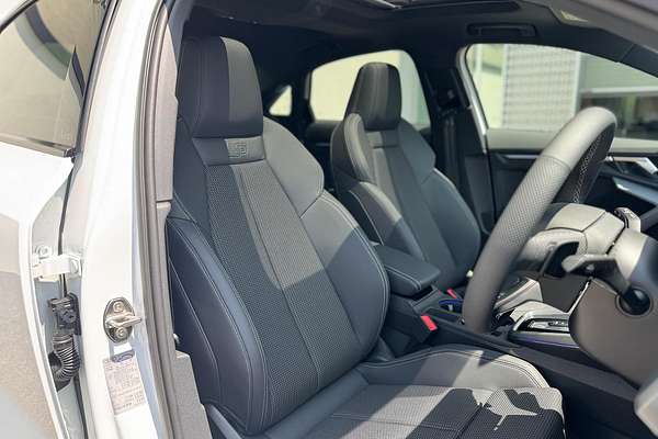 2024 Audi A3 35 TFSI S line GY