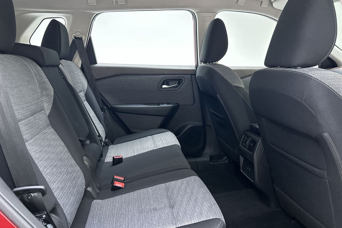 2023 Nissan X-TRAIL ST T33