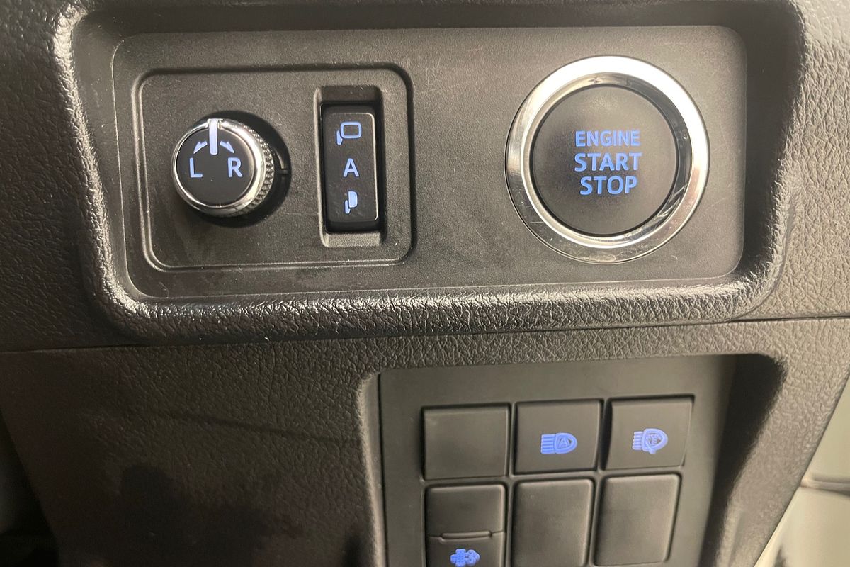 Prado GXL 2.8L T Diesel Automatic Wagon 4277430 005