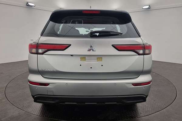 2024 Mitsubishi Outlander ES ZM