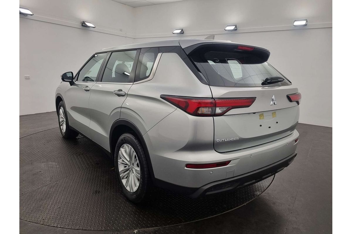 2024 Mitsubishi Outlander ES ZM