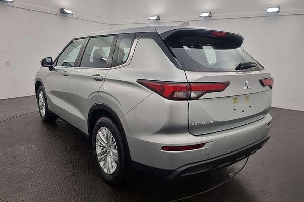 2024 Mitsubishi Outlander ES ZM