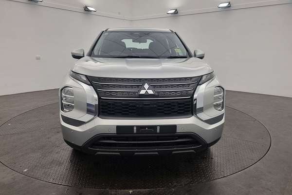2024 Mitsubishi Outlander ES ZM