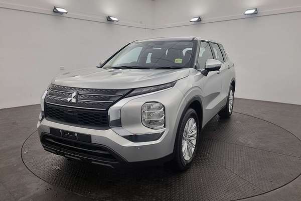 2024 Mitsubishi Outlander ES ZM