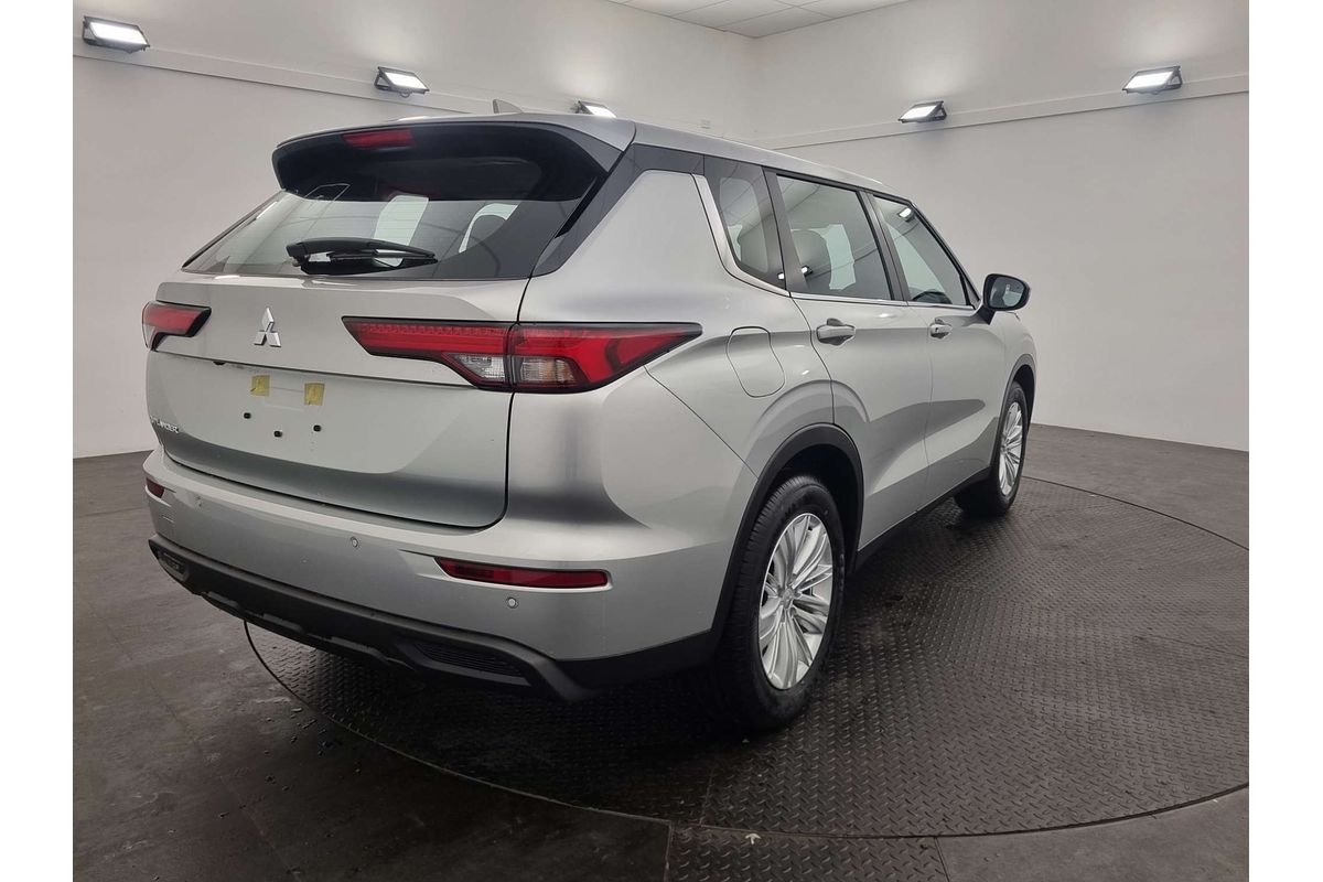 2024 Mitsubishi Outlander ES ZM