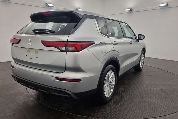 2024 Mitsubishi Outlander ES ZM