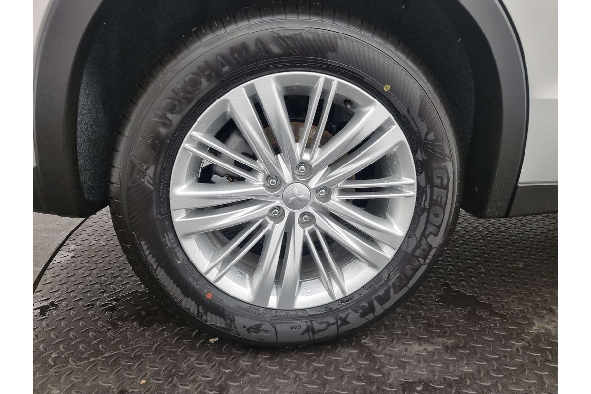 2024 Mitsubishi Outlander ES ZM