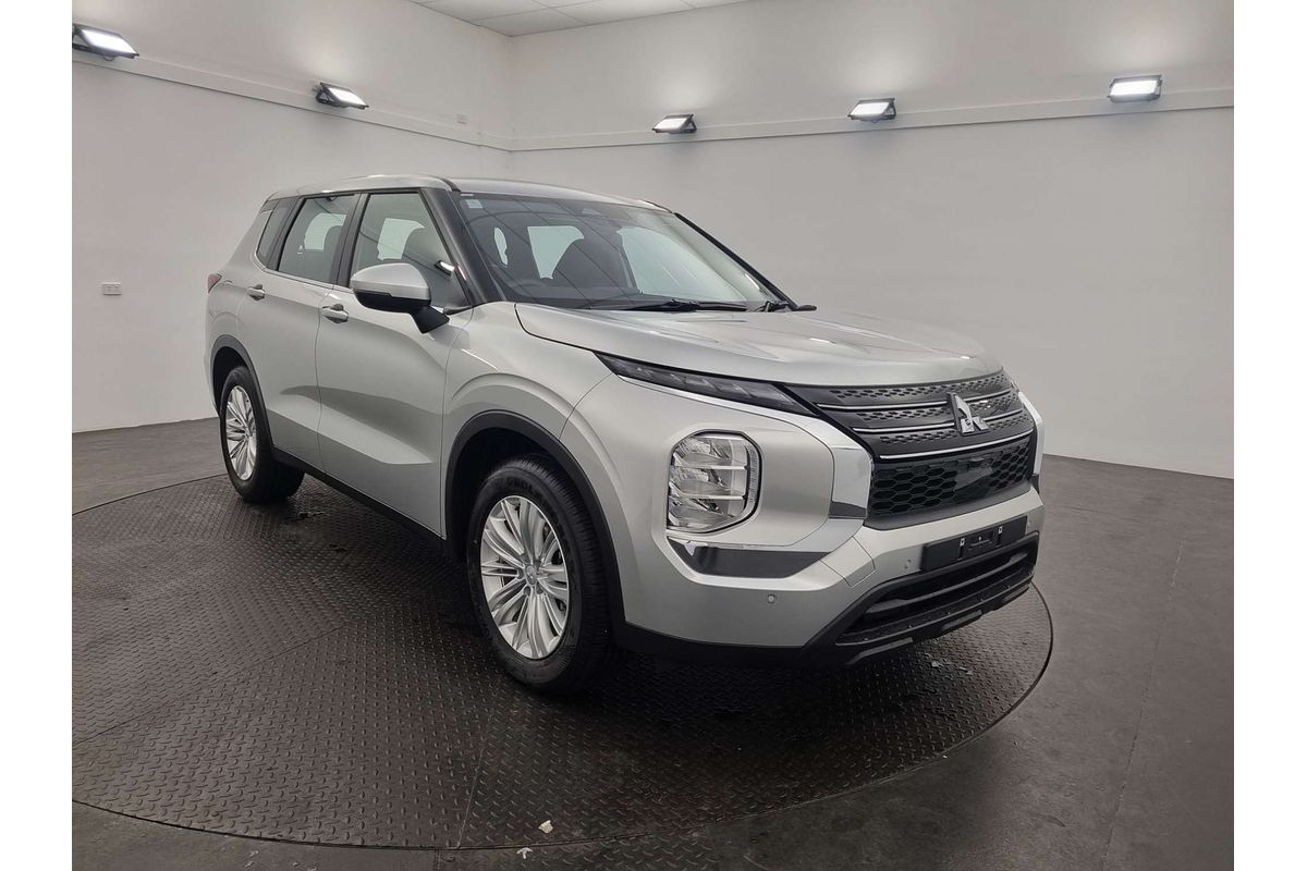 2024 Mitsubishi Outlander ES ZM