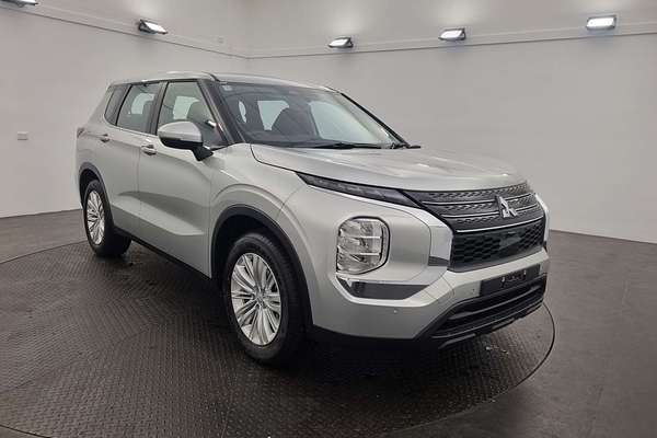 2024 Mitsubishi Outlander ES ZM