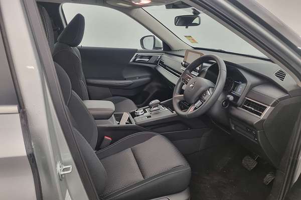 2024 Mitsubishi Outlander ES ZM