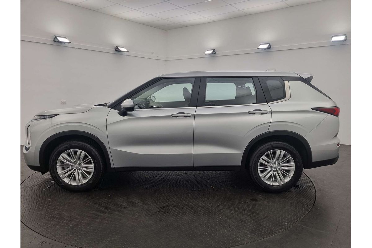 2024 Mitsubishi Outlander ES ZM