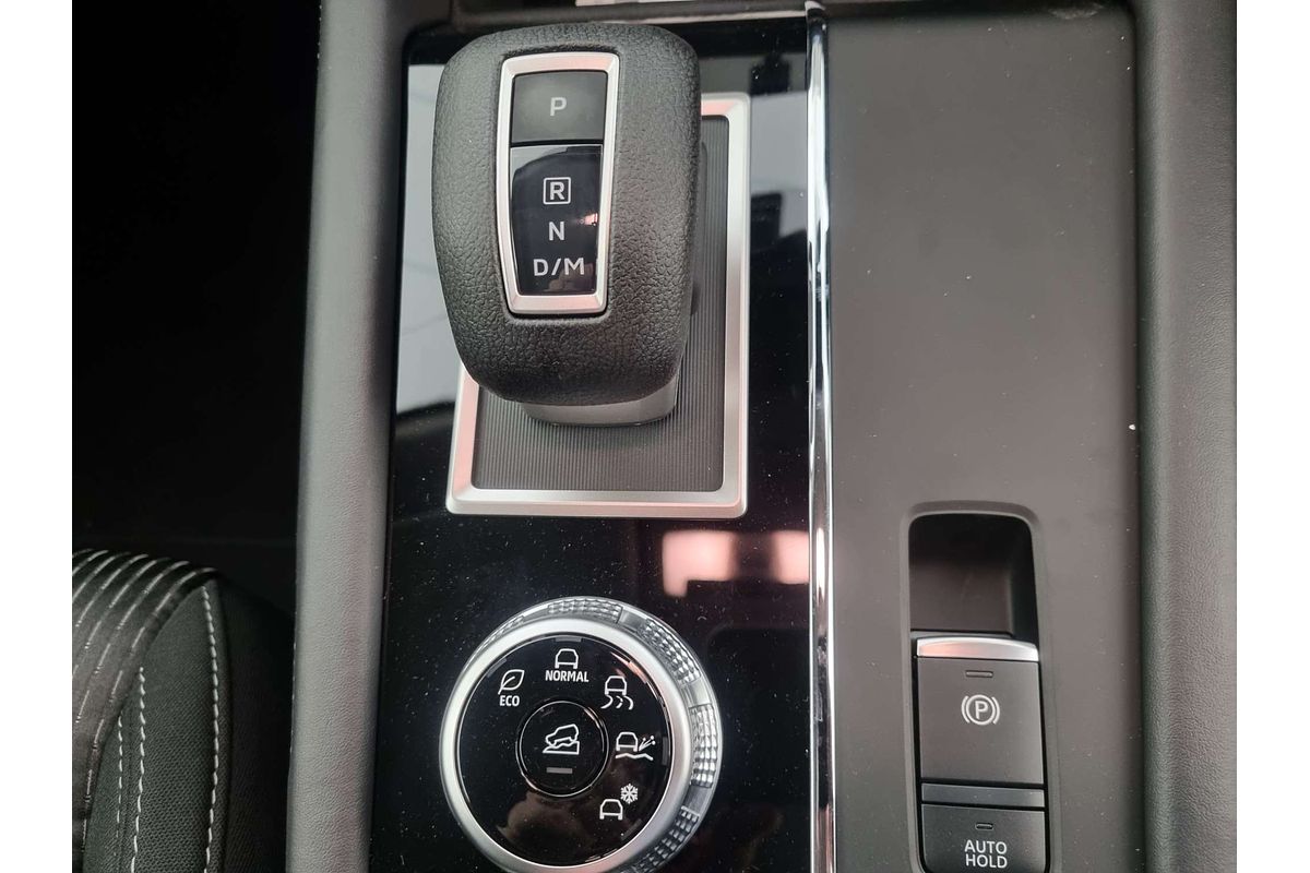 2024 Mitsubishi Outlander ES ZM