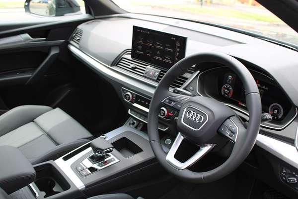 2024 Audi Q5 40 TDI Sport FY