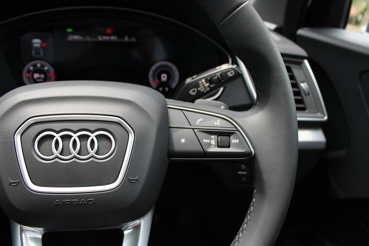 2024 Audi Q5 40 TDI Sport FY