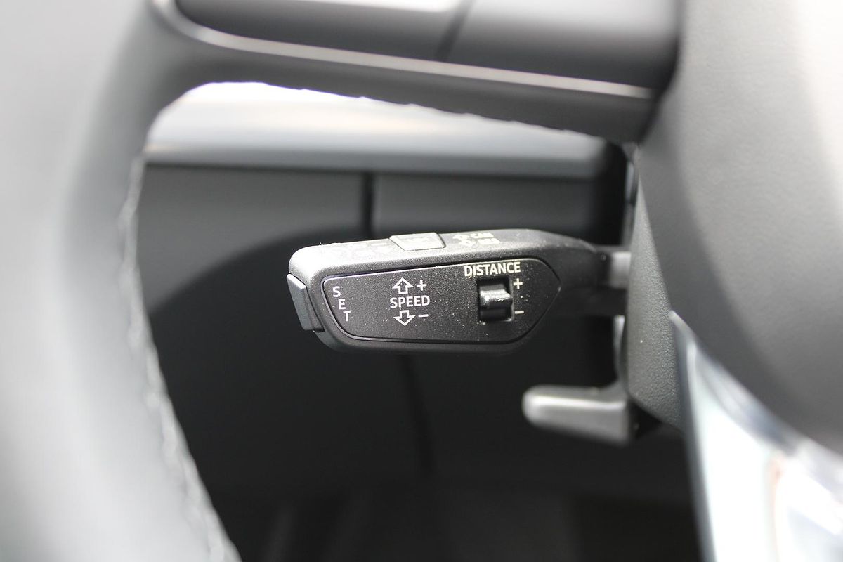 2024 Audi Q5 40 TDI Sport FY